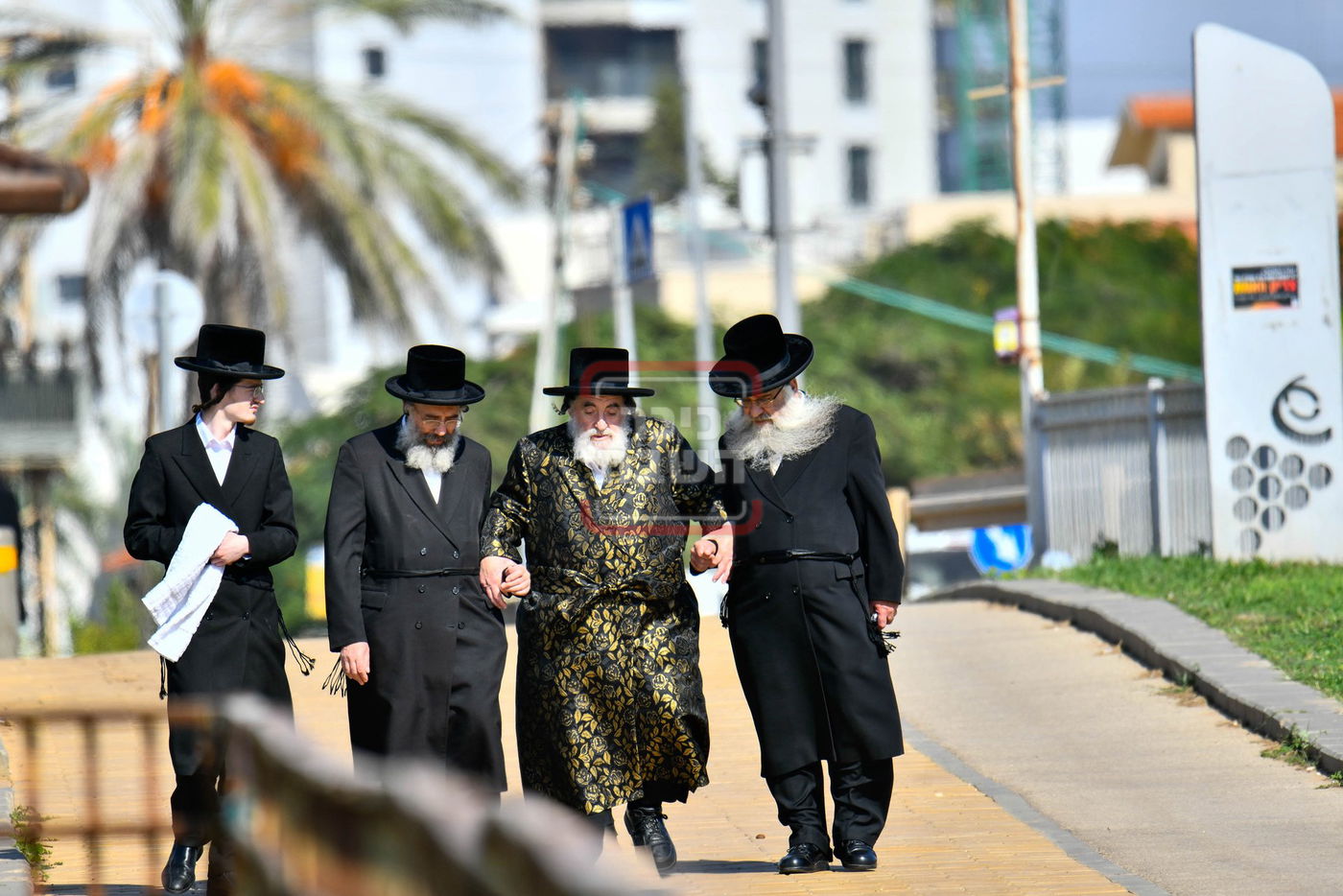 האדמו"ר מויז'ניץ בנאות דשא בנתניה
