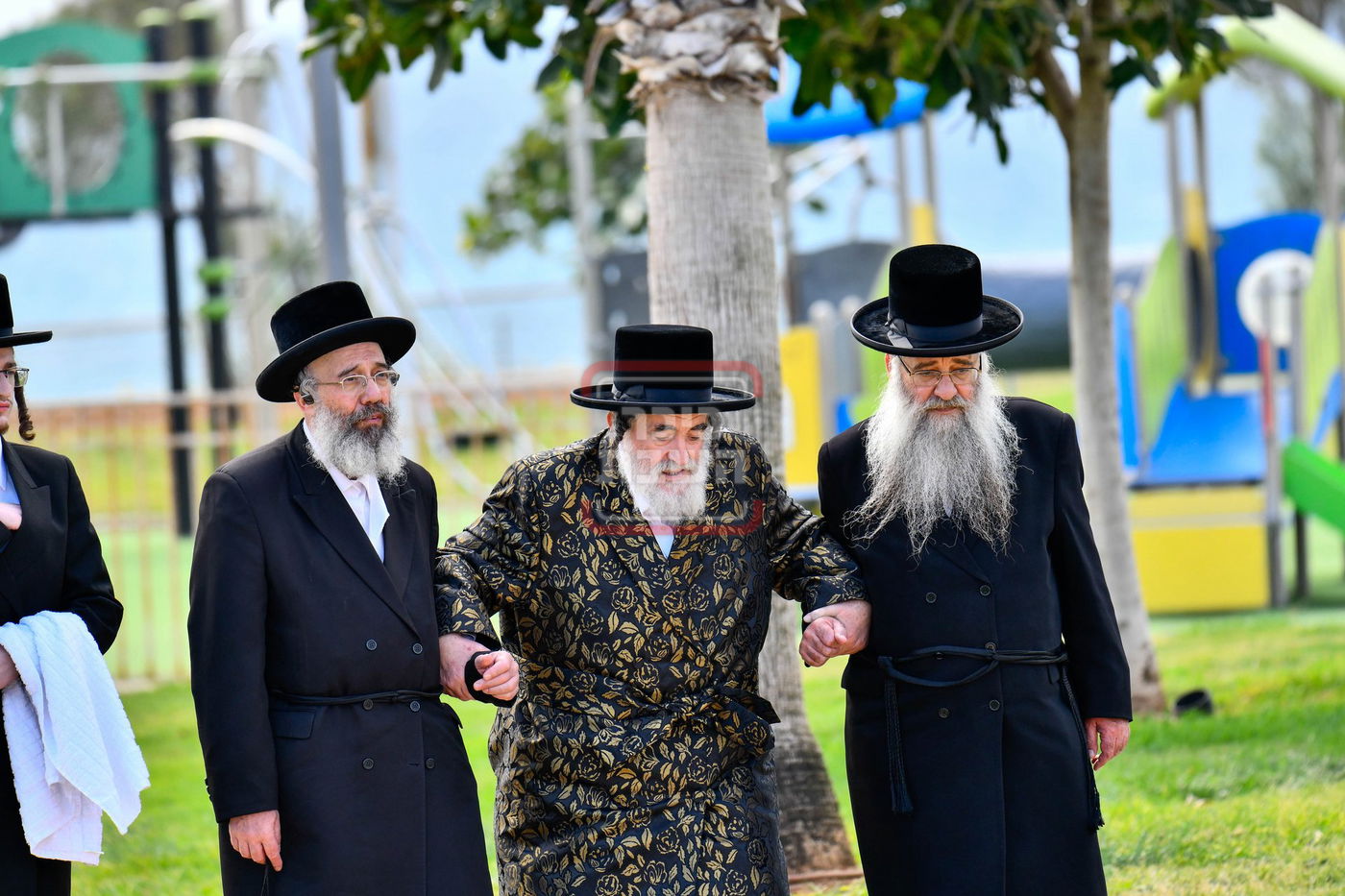 האדמו"ר מויז'ניץ בנאות דשא בנתניה