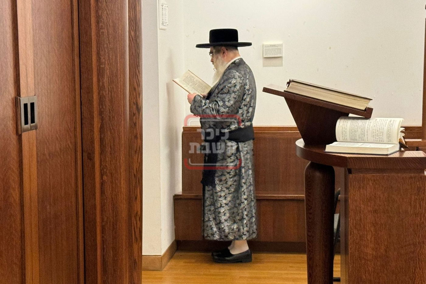 האדמו"ר מסאטמר בדרכו לביקור בארגנטינה