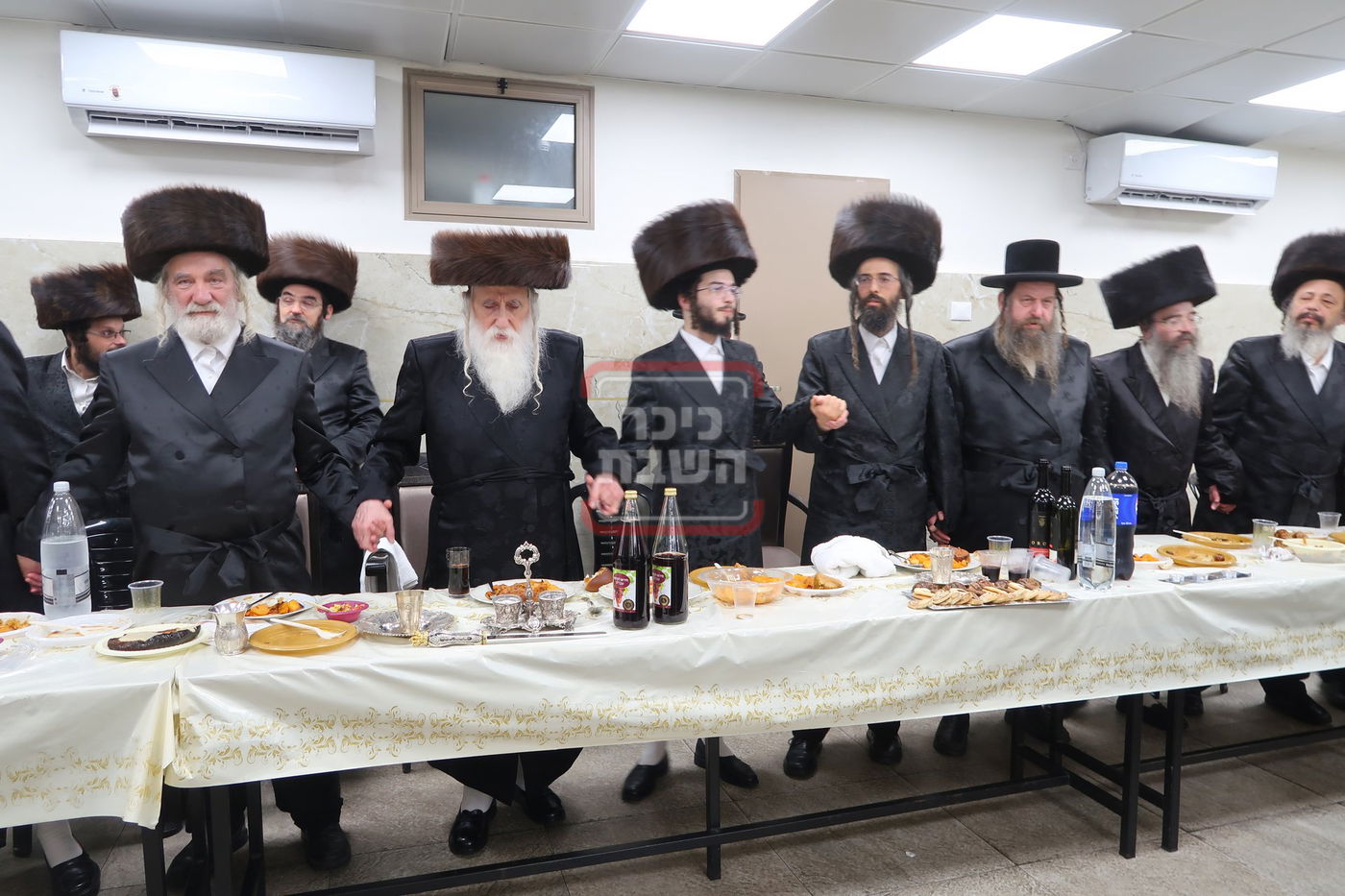 שמחת השבע ברכות בחצה"ק מכנובקא בעלזא