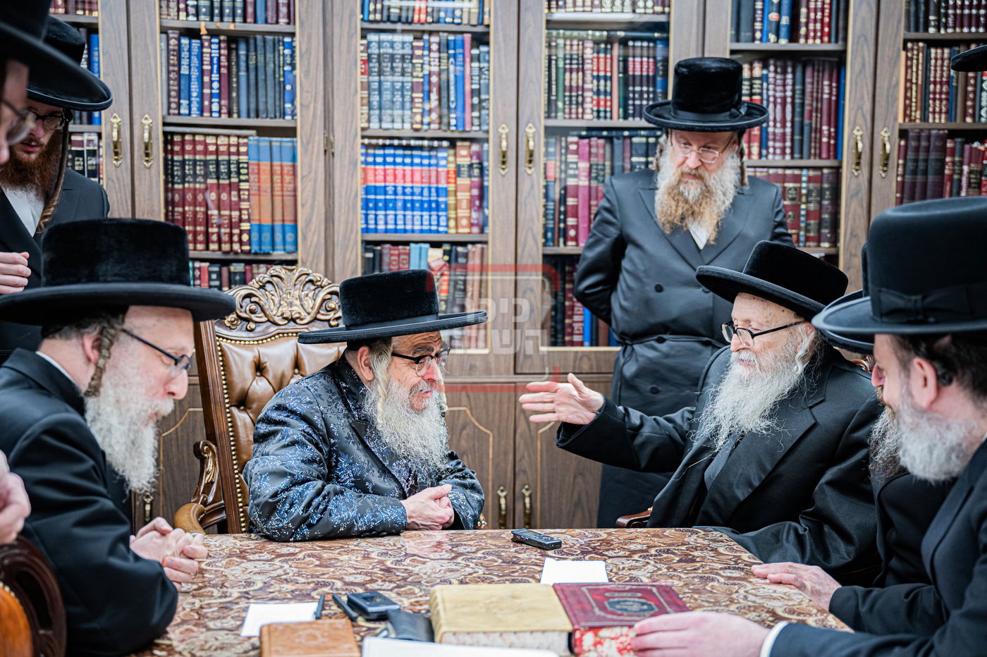 האדמו"ר מסערדאהעלי בביקור אצל האדמו"ר מסאטמר