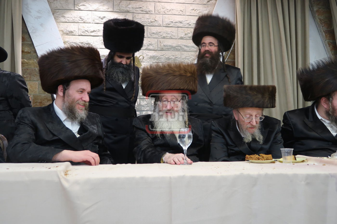 שמחת נישואי נינת האדמו"ר מביאלה זצ"ל