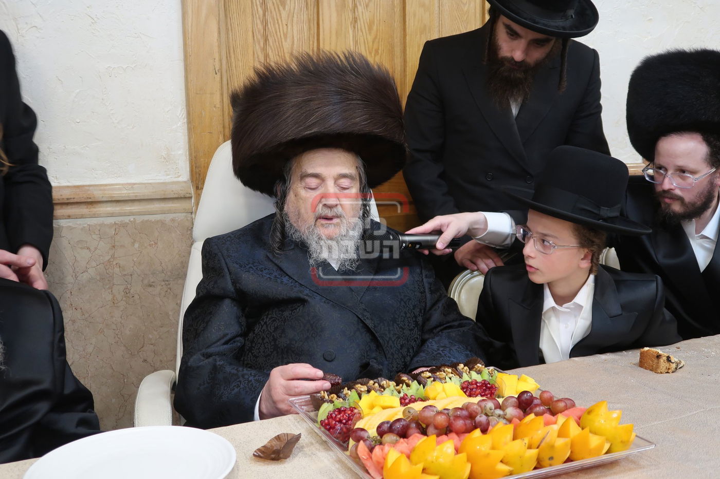שמחת הבר מצווה לנין הגה"צ רבי יעקב מאיר שכטר