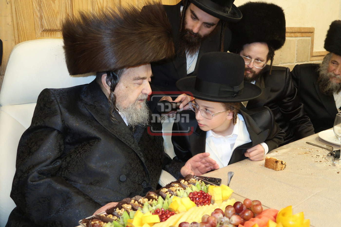 שמחת הבר מצווה לנין הגה"צ רבי יעקב מאיר שכטר