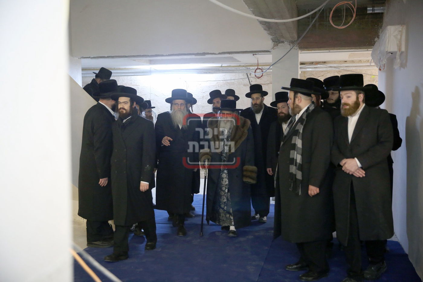 האדמו"ר מסאטמר בסיור במקווה החדש באנטווערפן