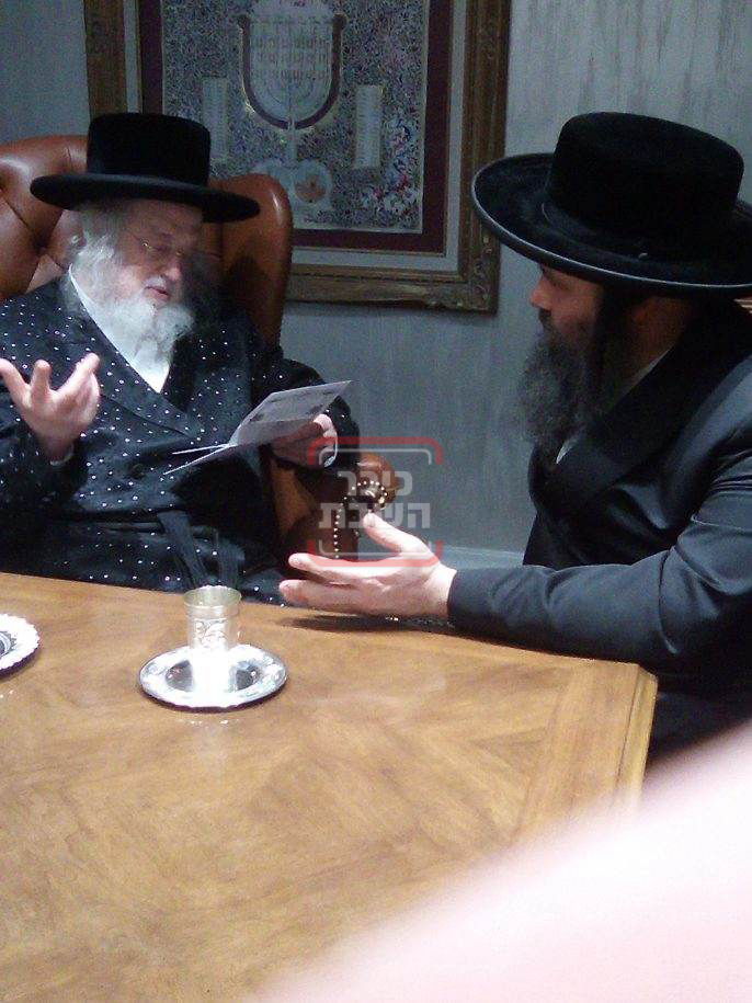 הגה"צ רבי יעקב בער טייטלבוים אב"ד סיגעט בביקור אצל האדמו"ר ממונקאטש