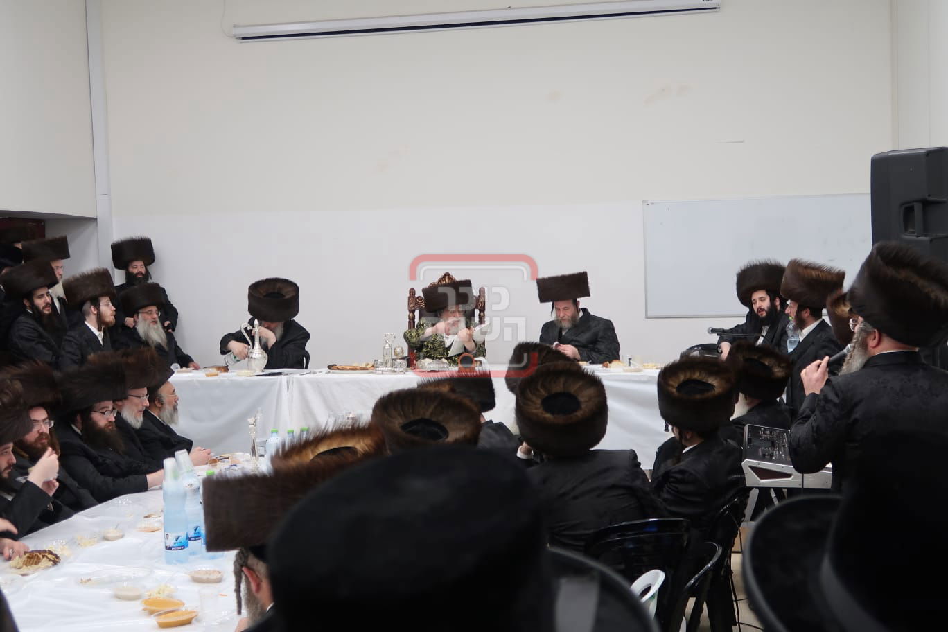 שמחת הפארשפיל לרגל נישואי נכדת האדמו"ר מויז'ניץ 