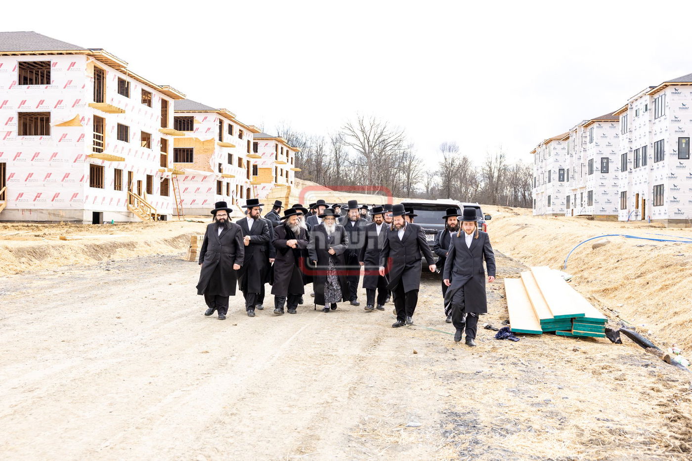 האדמו"ר מסאטמר בסיור בבלומינג גראָוו