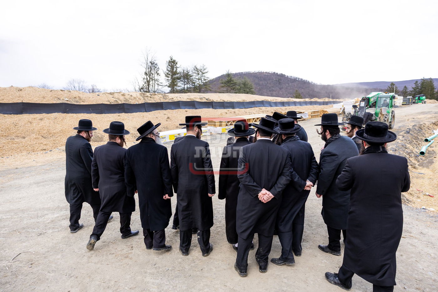 האדמו"ר מסאטמר בסיור בבלומינג גראָוו