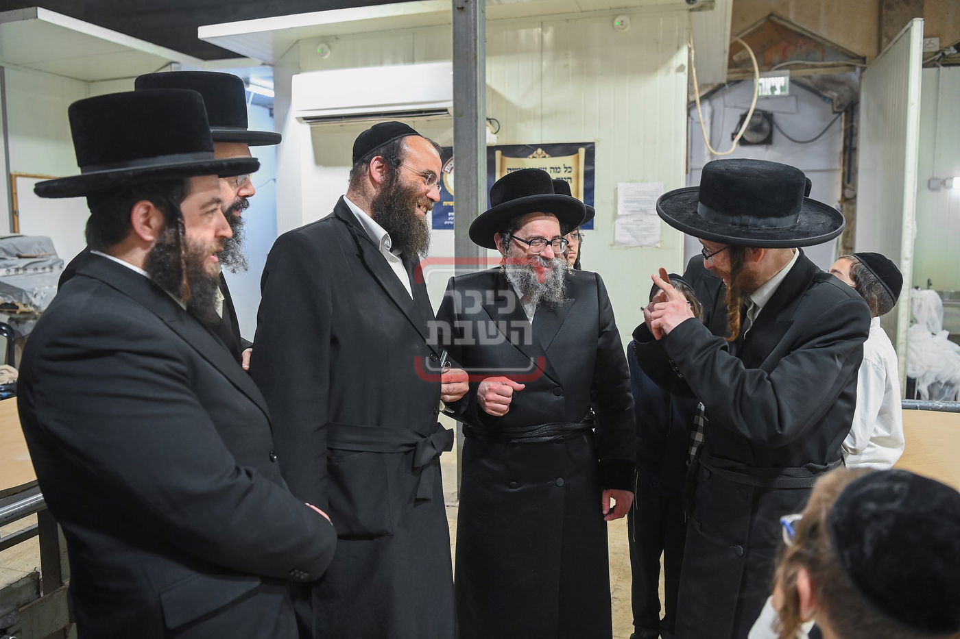 האדמו"ר מסקולען ירושלים באפיית מצות