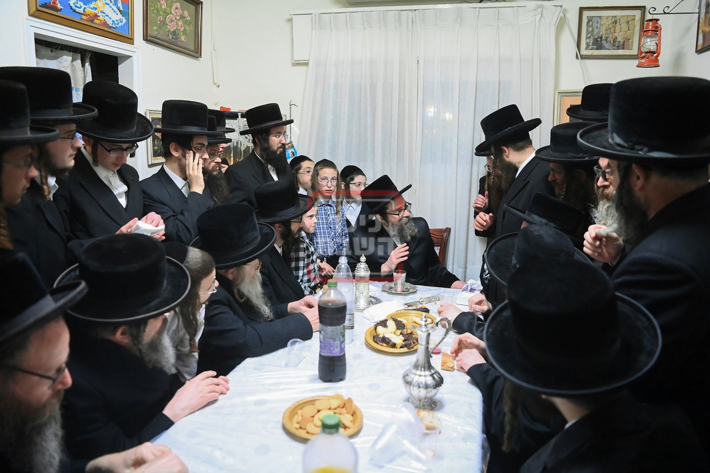 האדמו"ר מסקולען י-ם בלחיים ותפילת מנחה ומעריב בבית הרה"ח רבי אברהם הלוי גרוס