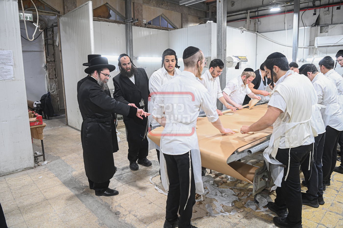 האדמו"ר מסקולען ירושלים באפיית מצות