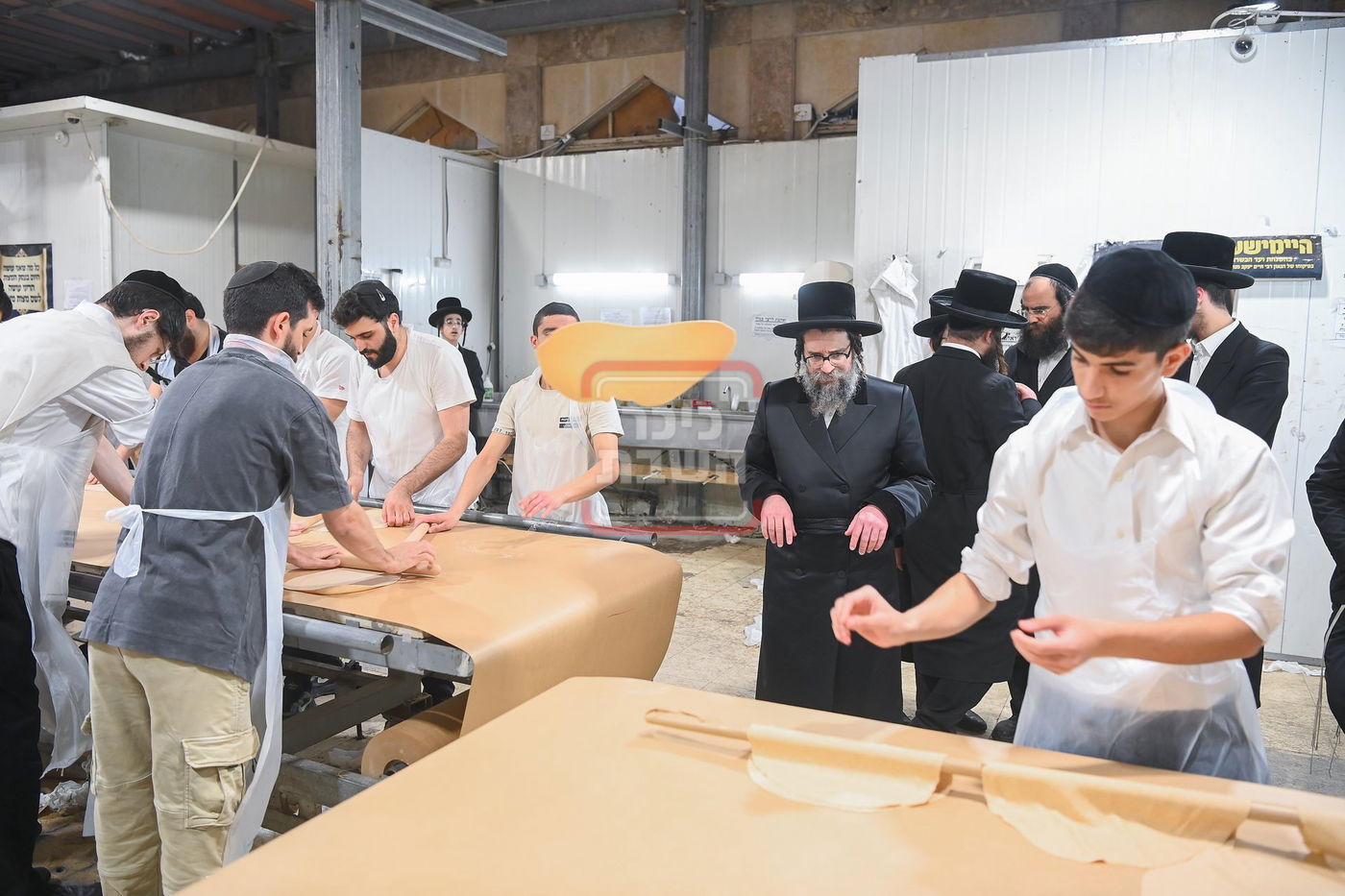 האדמו"ר מסקולען ירושלים באפיית מצות