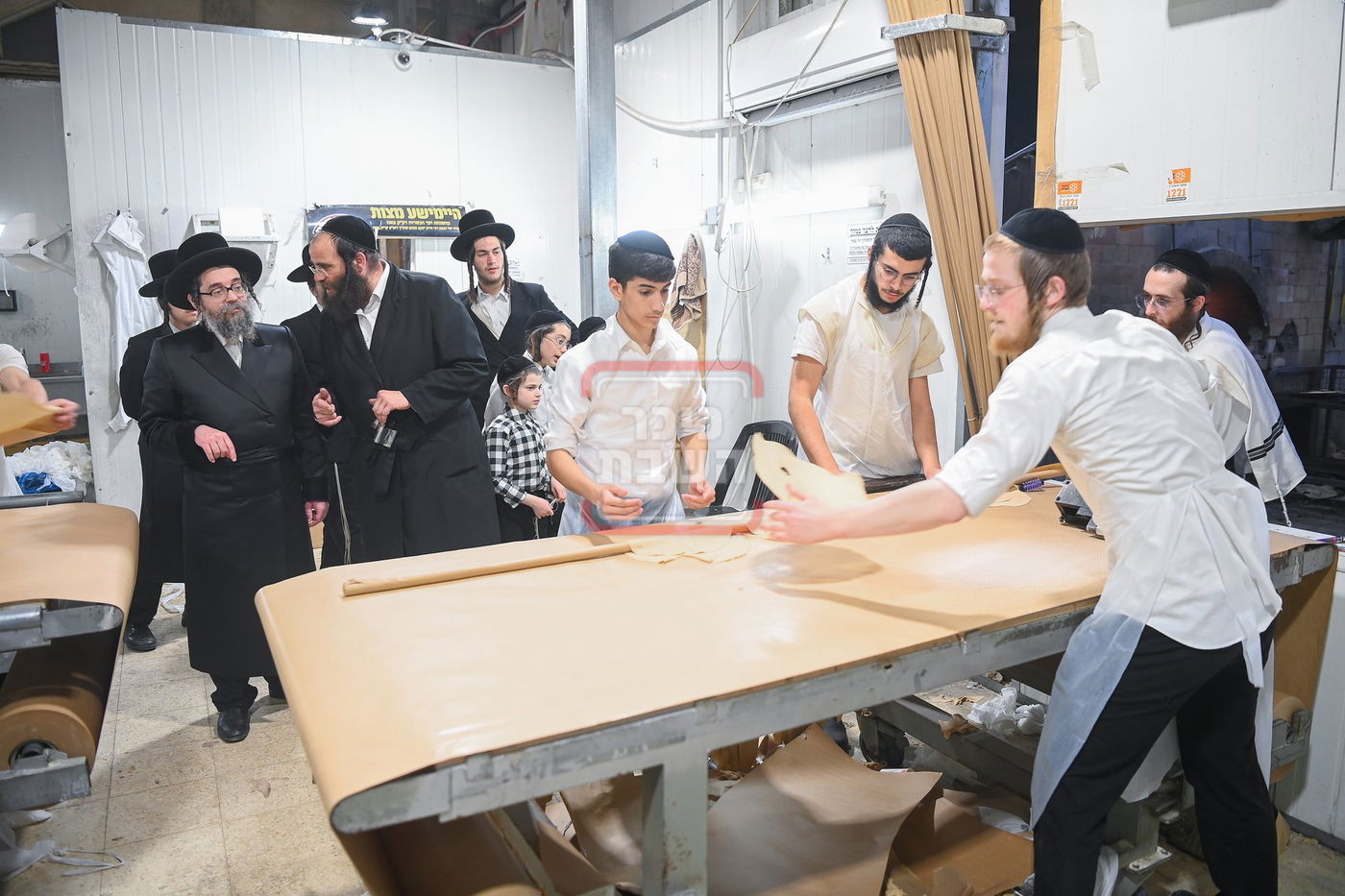 האדמו"ר מסקולען ירושלים באפיית מצות