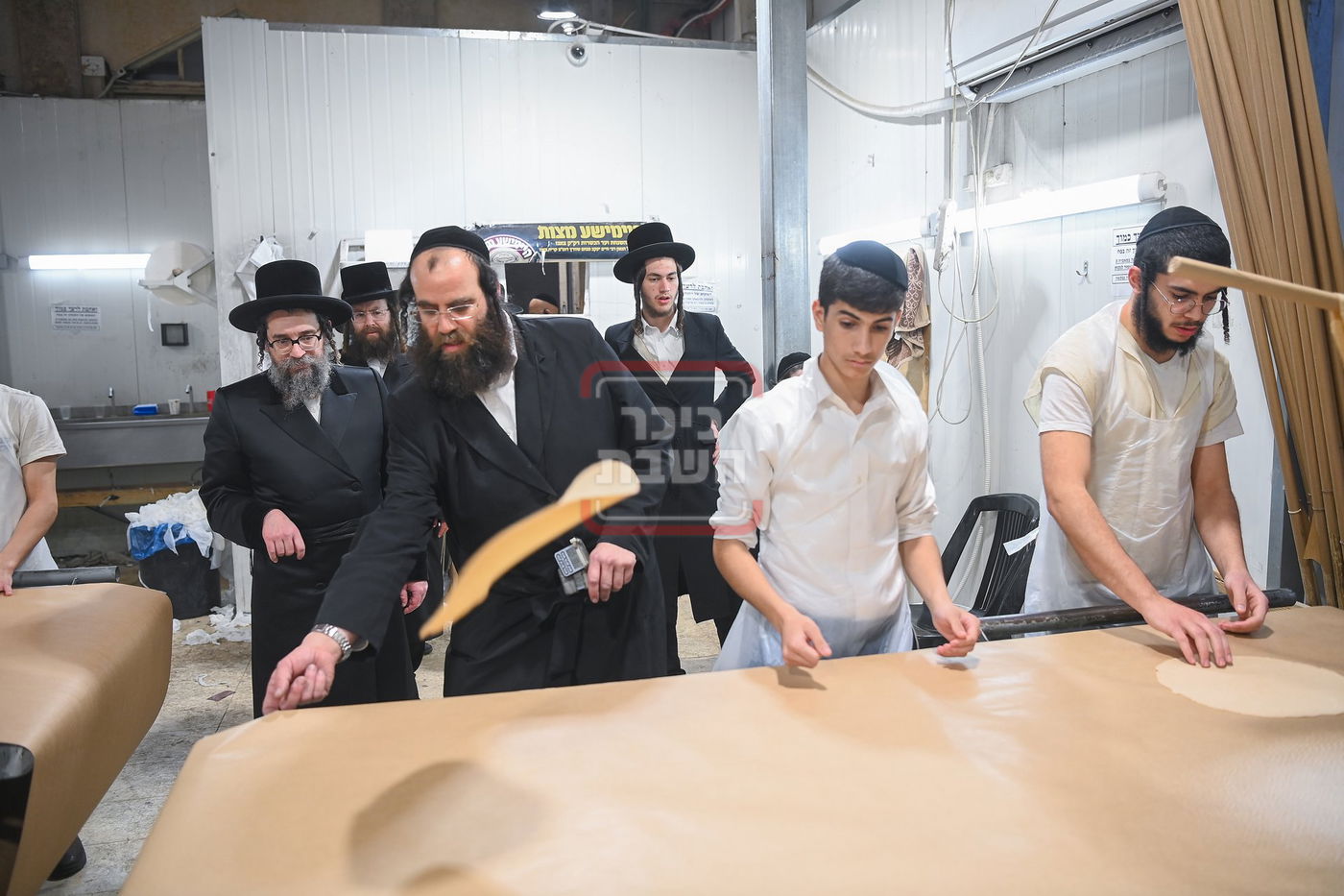 האדמו"ר מסקולען ירושלים באפיית מצות