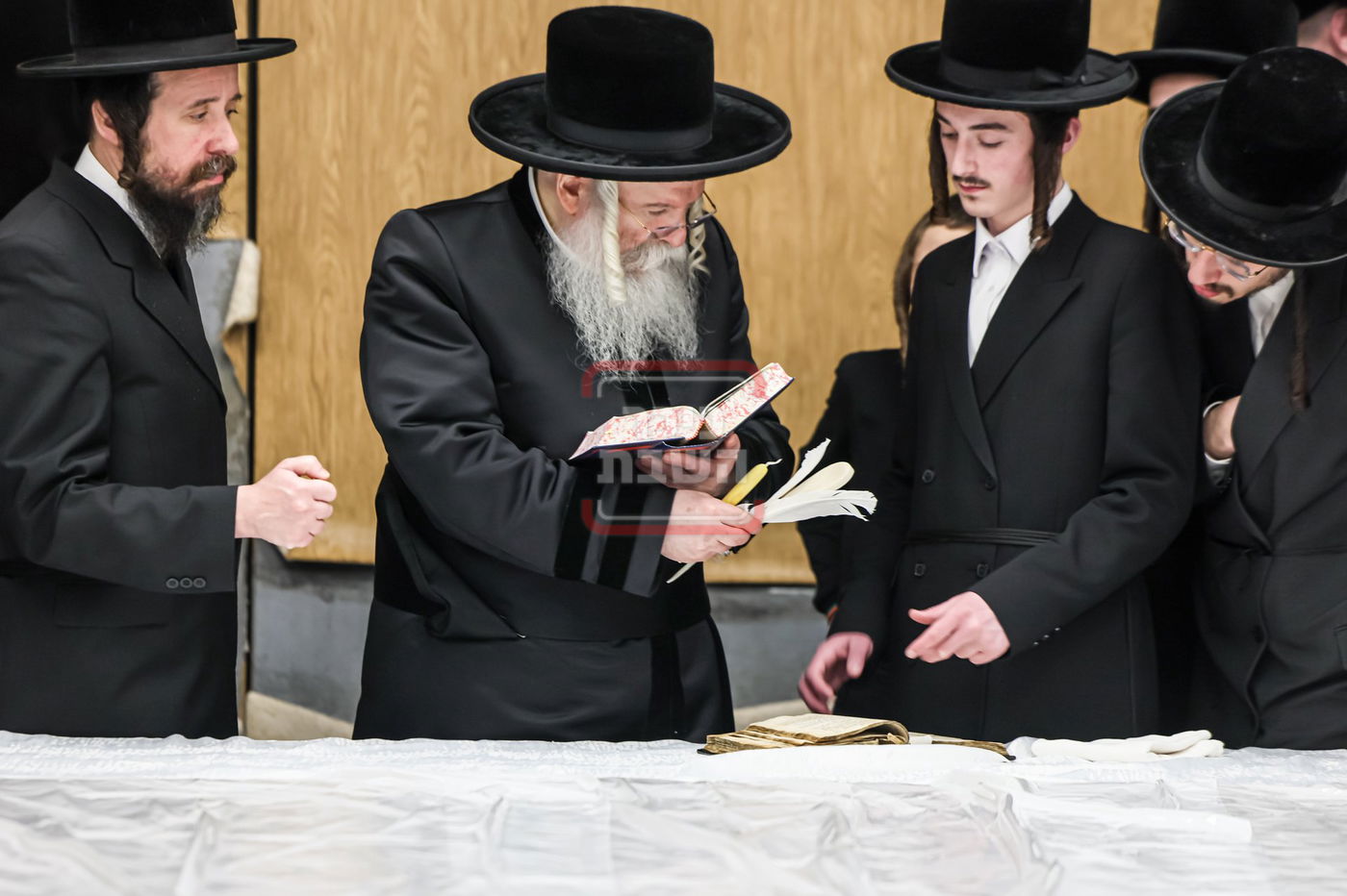 חג הפסח בחצה"ק באבוב