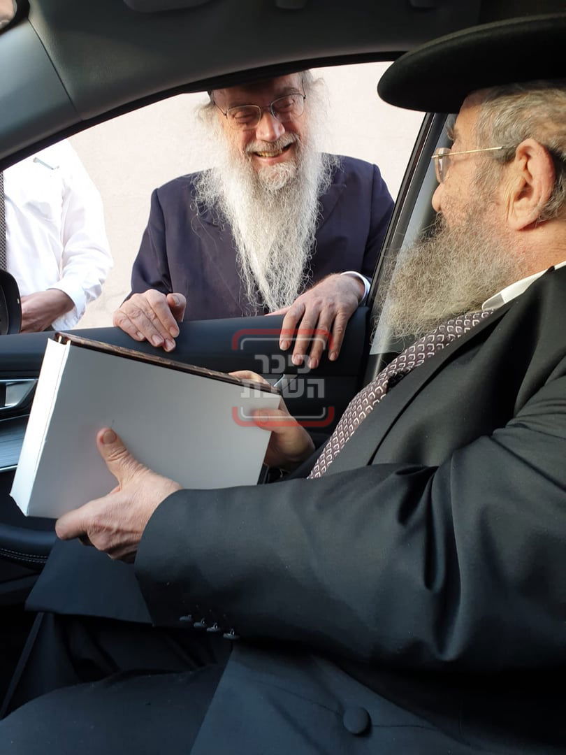 זופניק בכיכר | כל התמונות, הנייעס והחשיפות של פסח והמסתעף