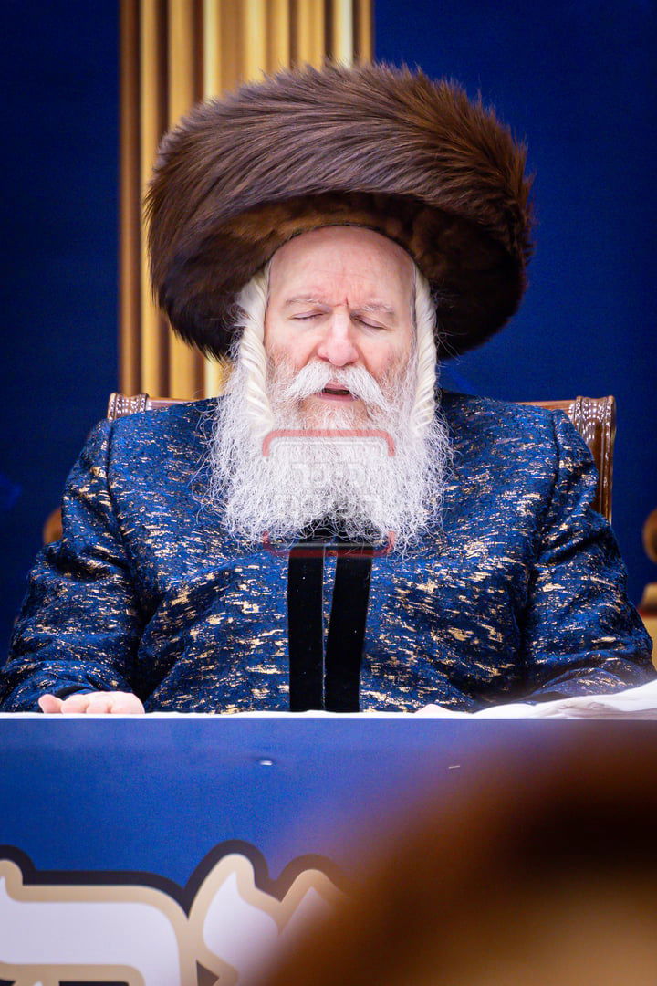 חג הפסח בחצה"ק באבוב