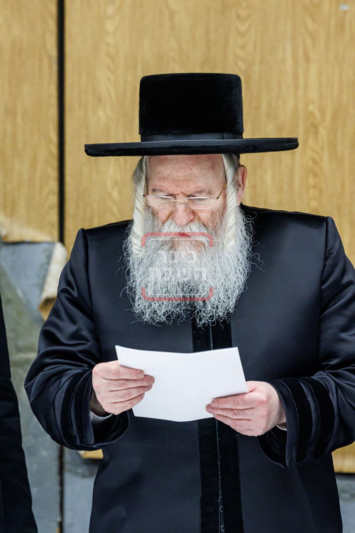 חג הפסח בחצה"ק באבוב