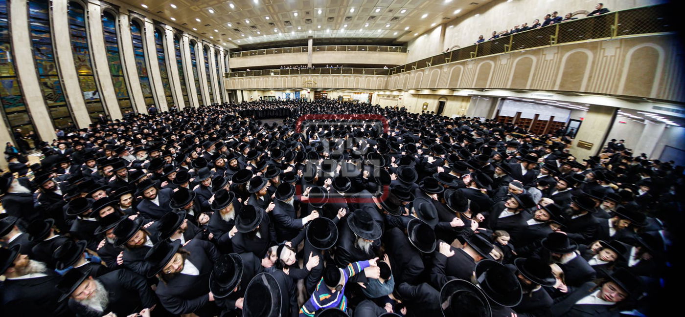 חג הפסח בחצה"ק באבוב