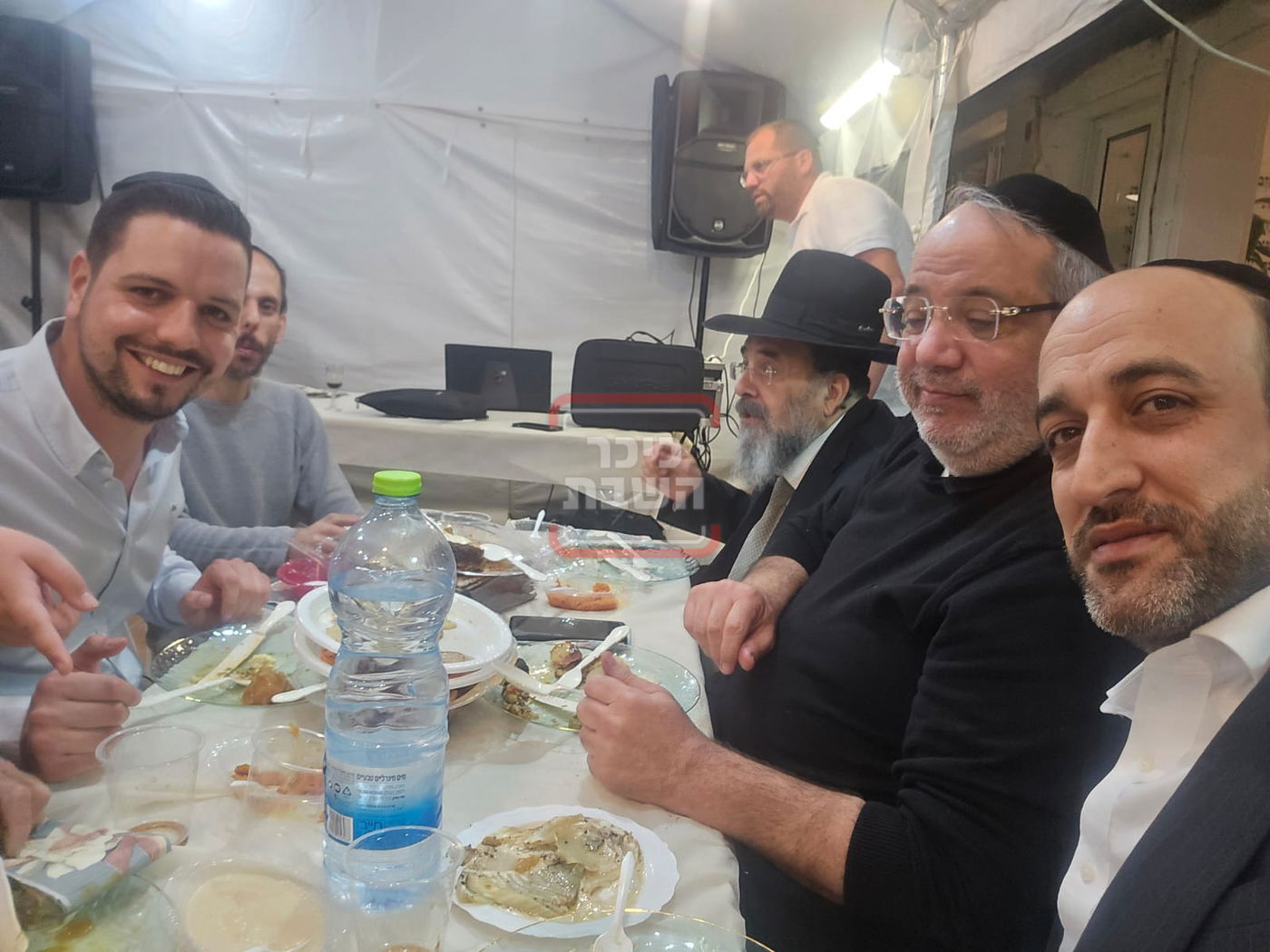 זופניק בכיכר | כל התמונות, הנייעס והחשיפות של פסח והמסתעף