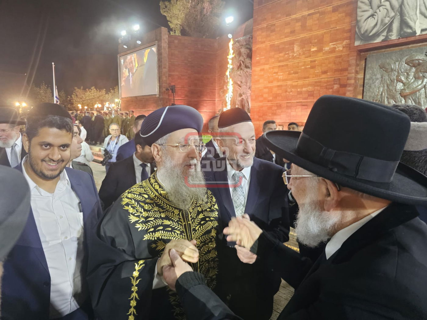 זופניק בכיכר | כל התמונות, הנייעס והחשיפות של פסח והמסתעף