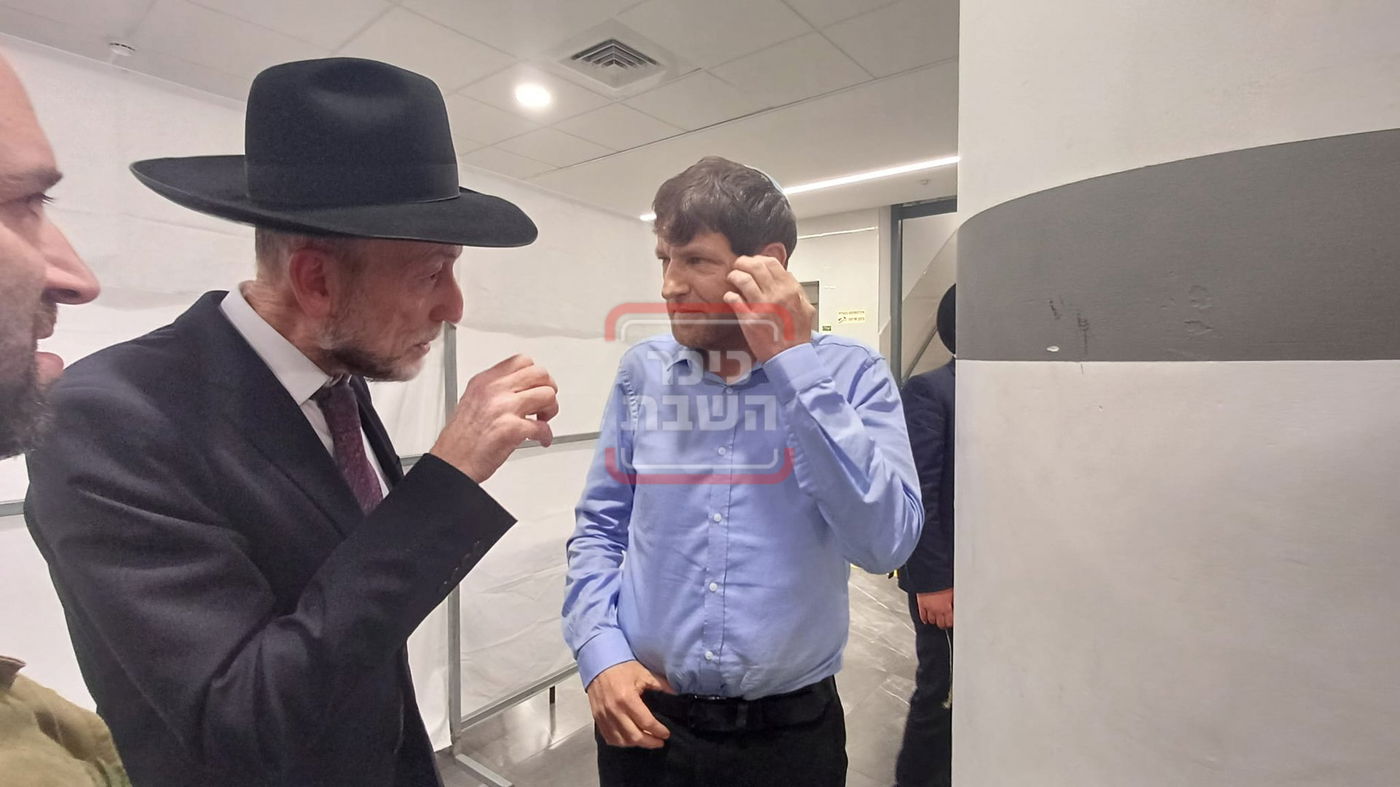 זופניק בכיכר | כל התמונות, הנייעס והחשיפות של פסח והמסתעף