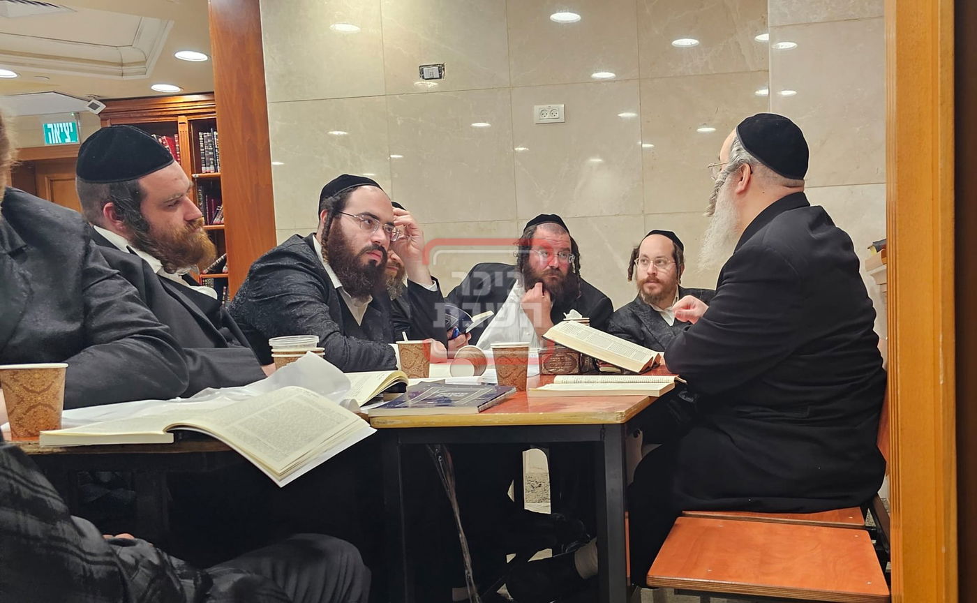 זופניק בכיכר | כל התמונות, הנייעס והחשיפות של פסח והמסתעף