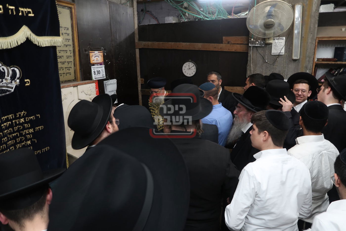 הגאון רבי דוד יוסף בתפילת ערבית וספירת העומר בשטיבלעך 'איצקוביץ'