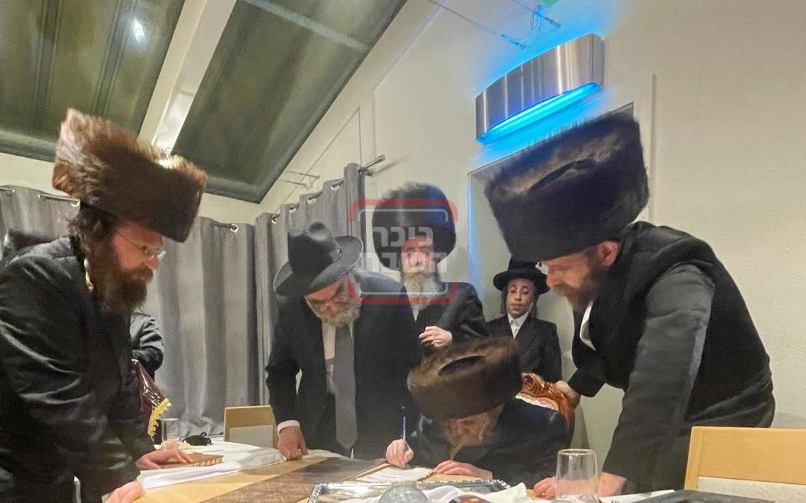 האדמו"ר מטשערנוביל בשב"ק בדאבוס שבשווייץ