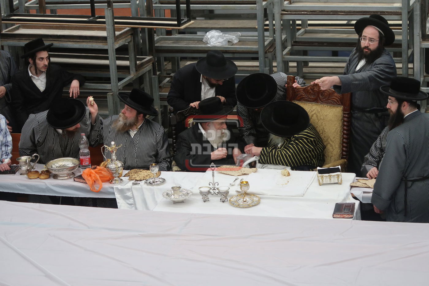 האדמו"ר מתולדות אברהם יצחק בטיש פסח שני