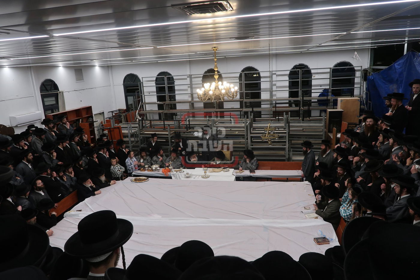 האדמו"ר מתולדות אברהם יצחק בטיש פסח שני