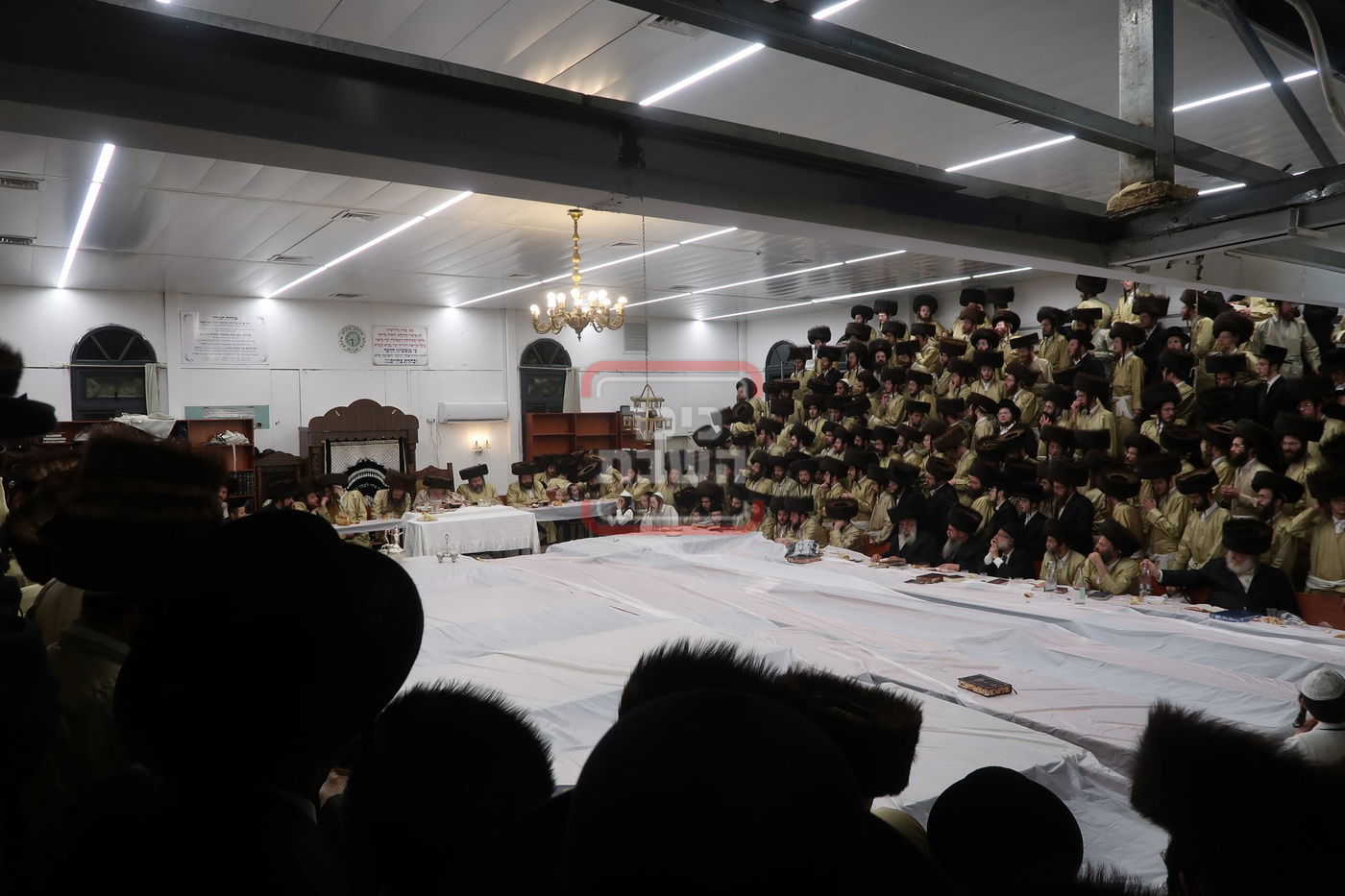 האדמו"ר מתולדות אברהם יצחק, מוצאי שב"ק ב'הר יונה'