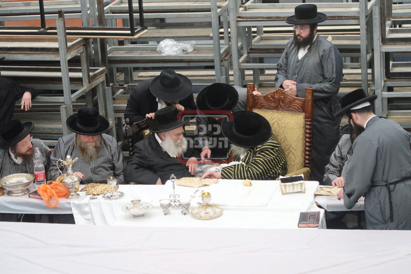 האדמו"ר מתולדות אברהם יצחק בטיש פסח שני