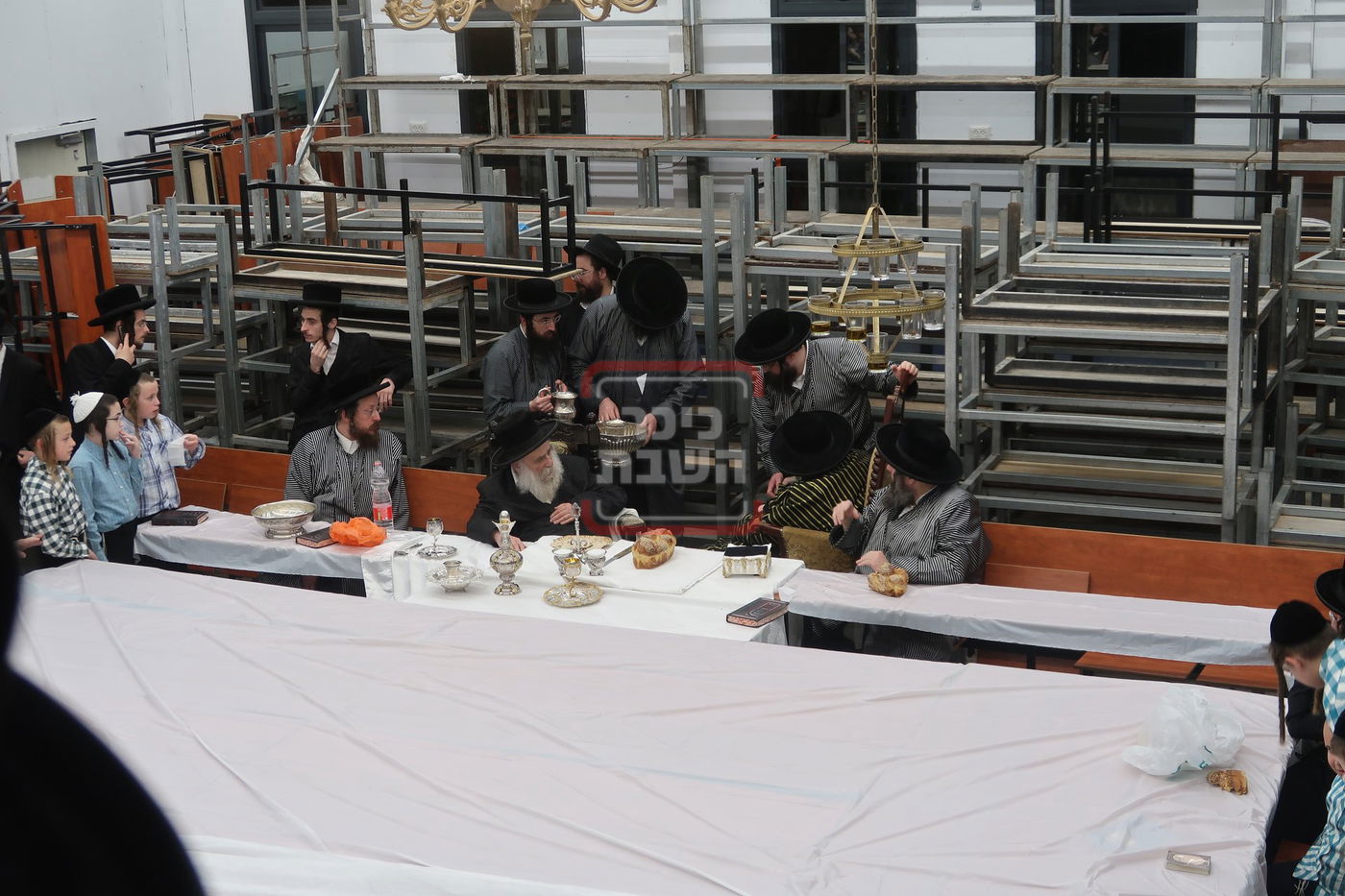 האדמו"ר מתולדות אברהם יצחק בטיש פסח שני