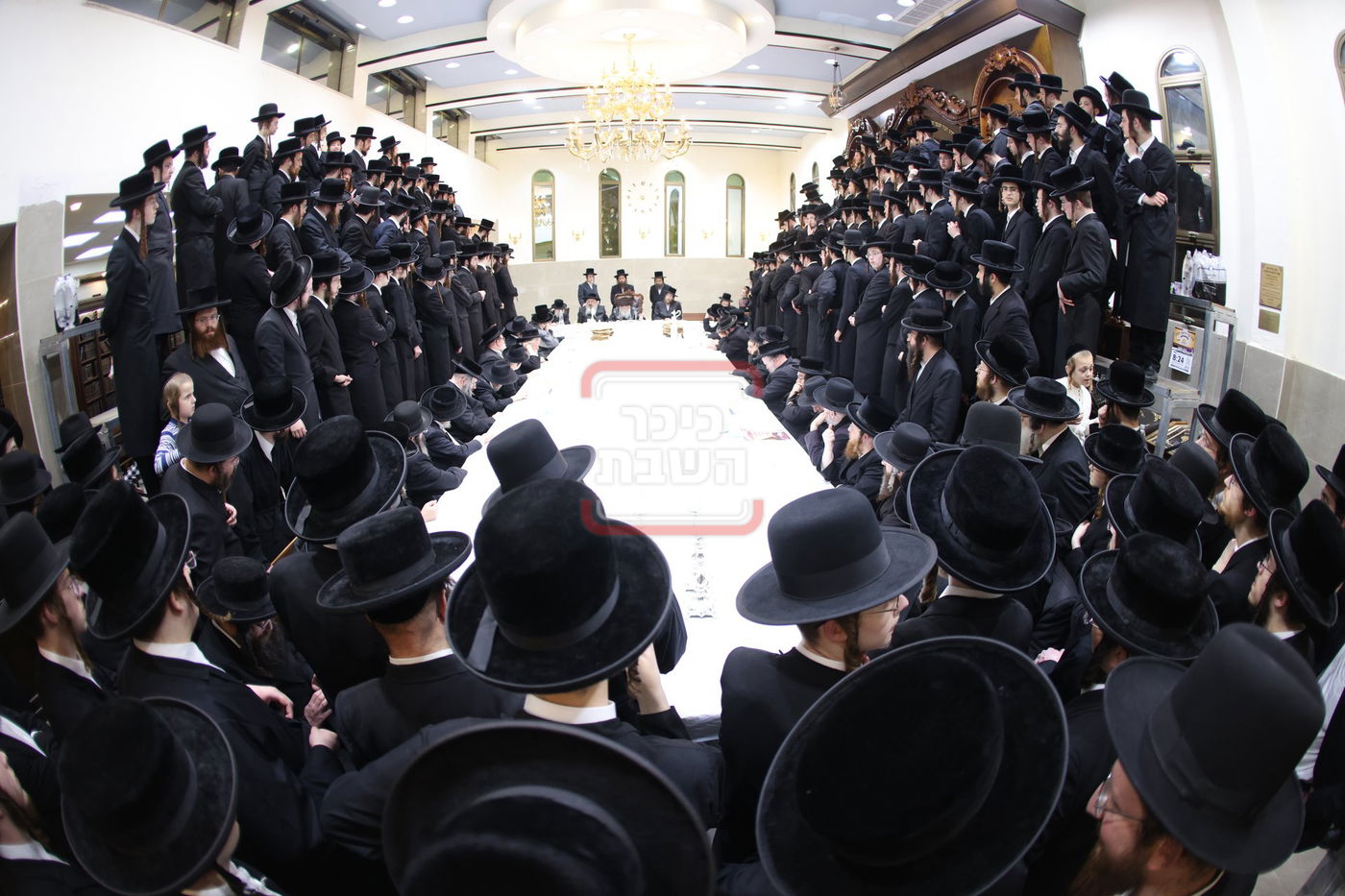 טיש פסח שני בחצה"ק קרעטשניף י-ם