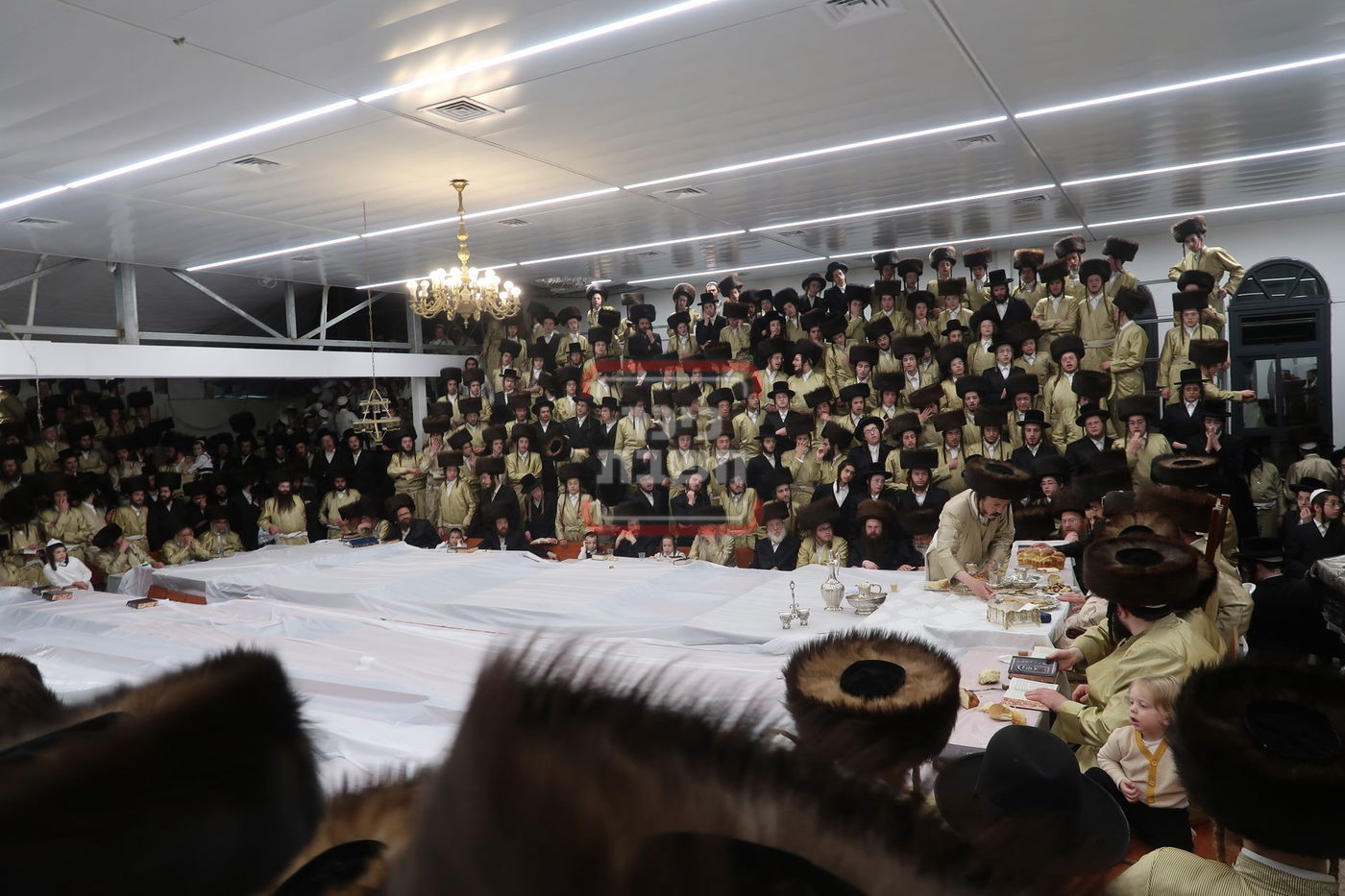 האדמו"ר מתולדות אברהם יצחק, מוצאי שב"ק ב'הר יונה'