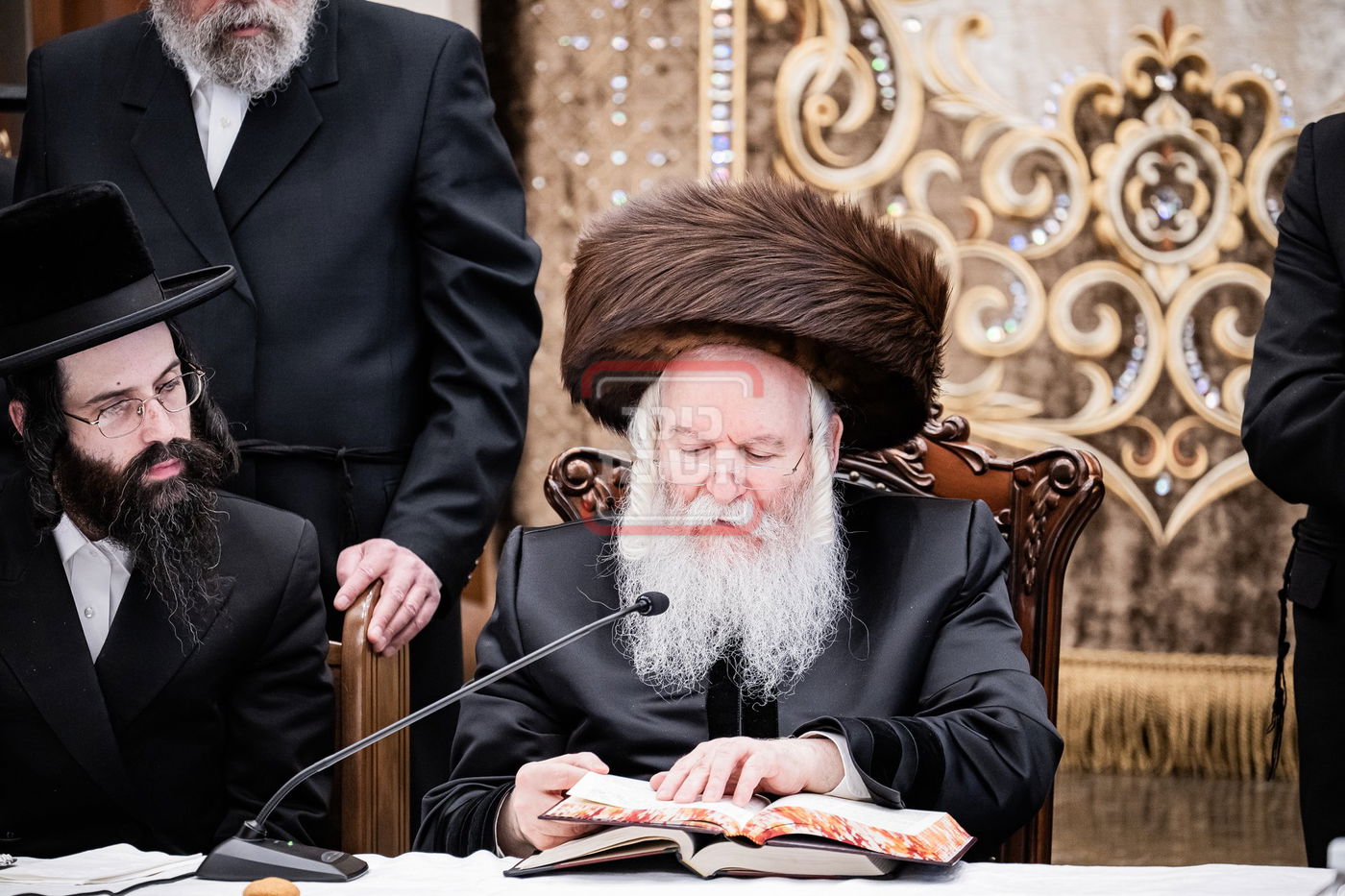 האדמו"ר מבאבוב בטיש פסח שני במונסי