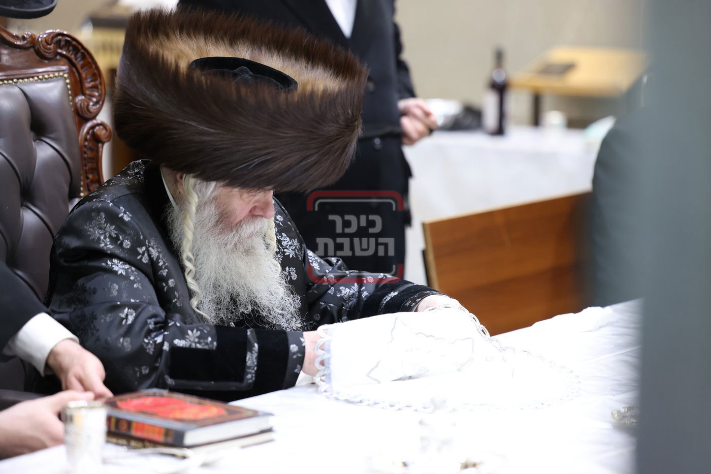 טיש פסח שני בחצה"ק קרעטשניף י-ם