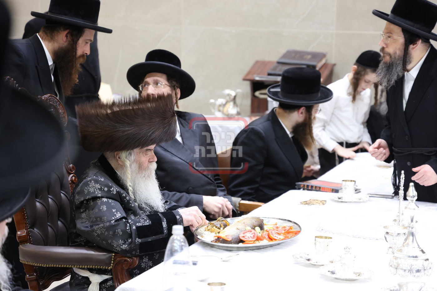 טיש פסח שני בחצה"ק קרעטשניף י-ם