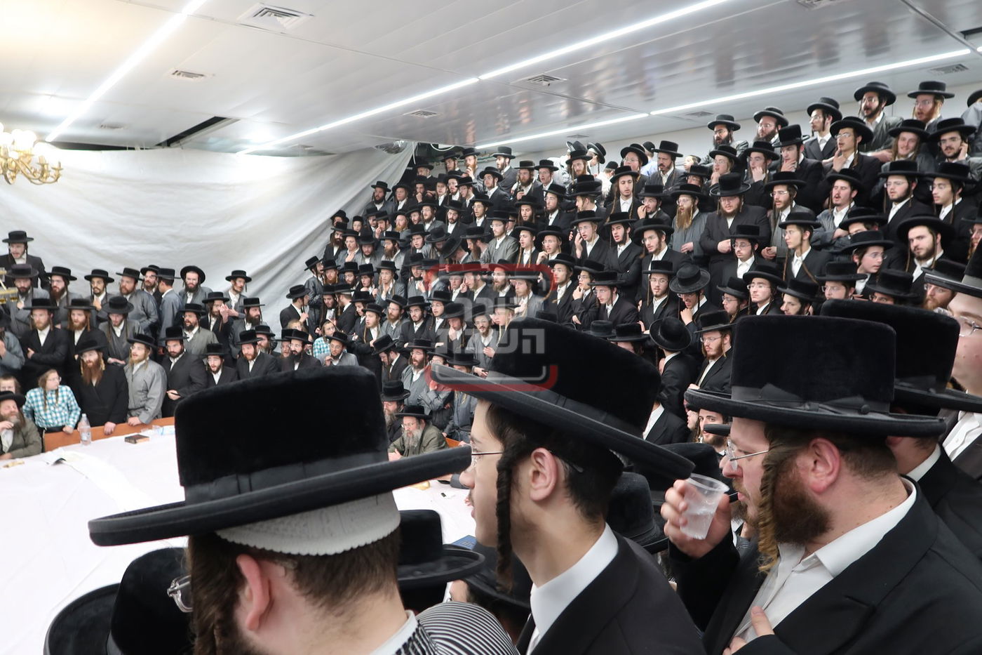 האדמו"ר מתולדות אברהם יצחק בטיש פסח שני