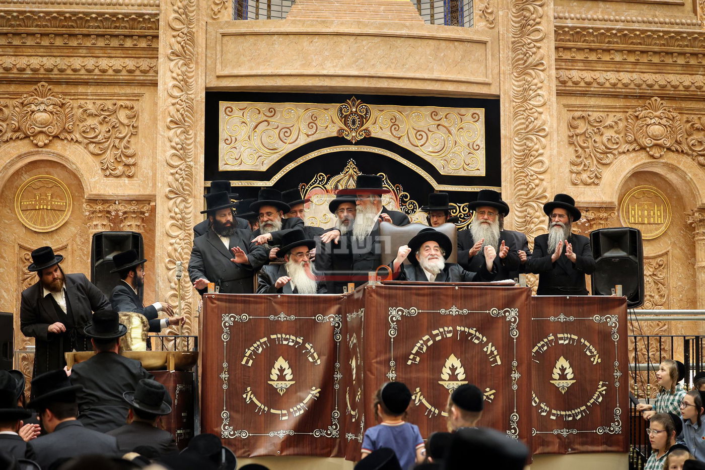 ל"ג בעומר תשפ"ה בחצה"ק ויז'ניץ