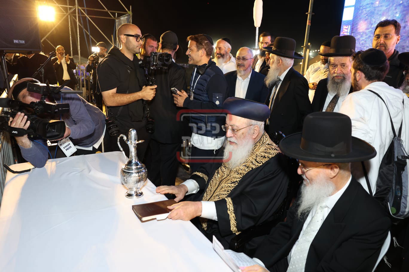 הגרש"מ עמאר בהדלקה לכבוד ל"ג בעומר