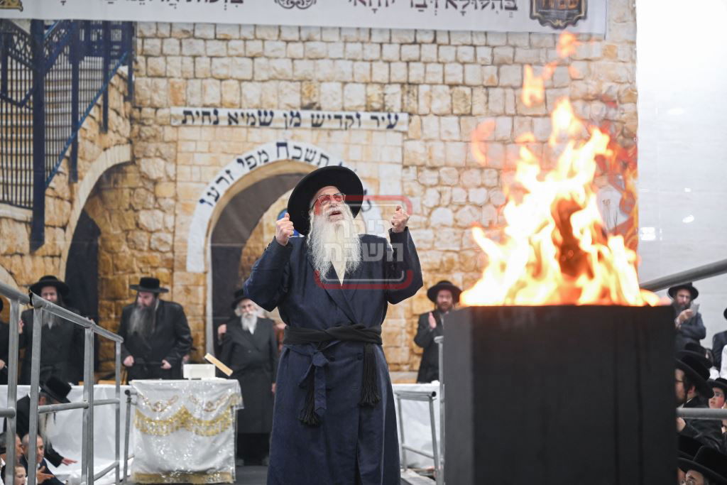 ל"ג בעומר בחצה"ק צאנז