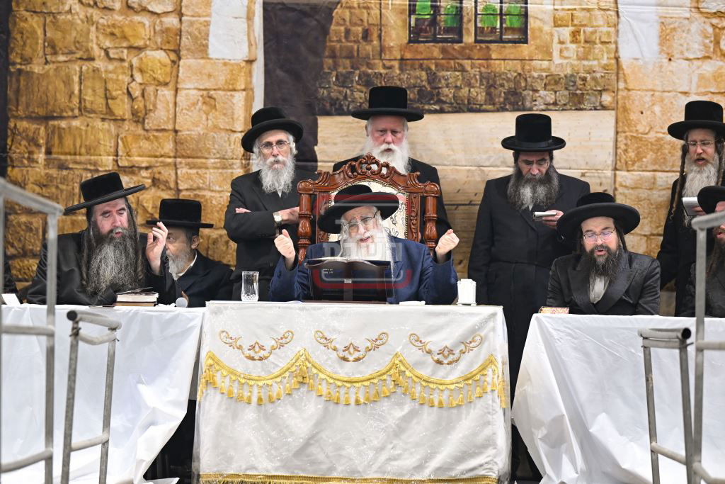 ל"ג בעומר בחצה"ק צאנז