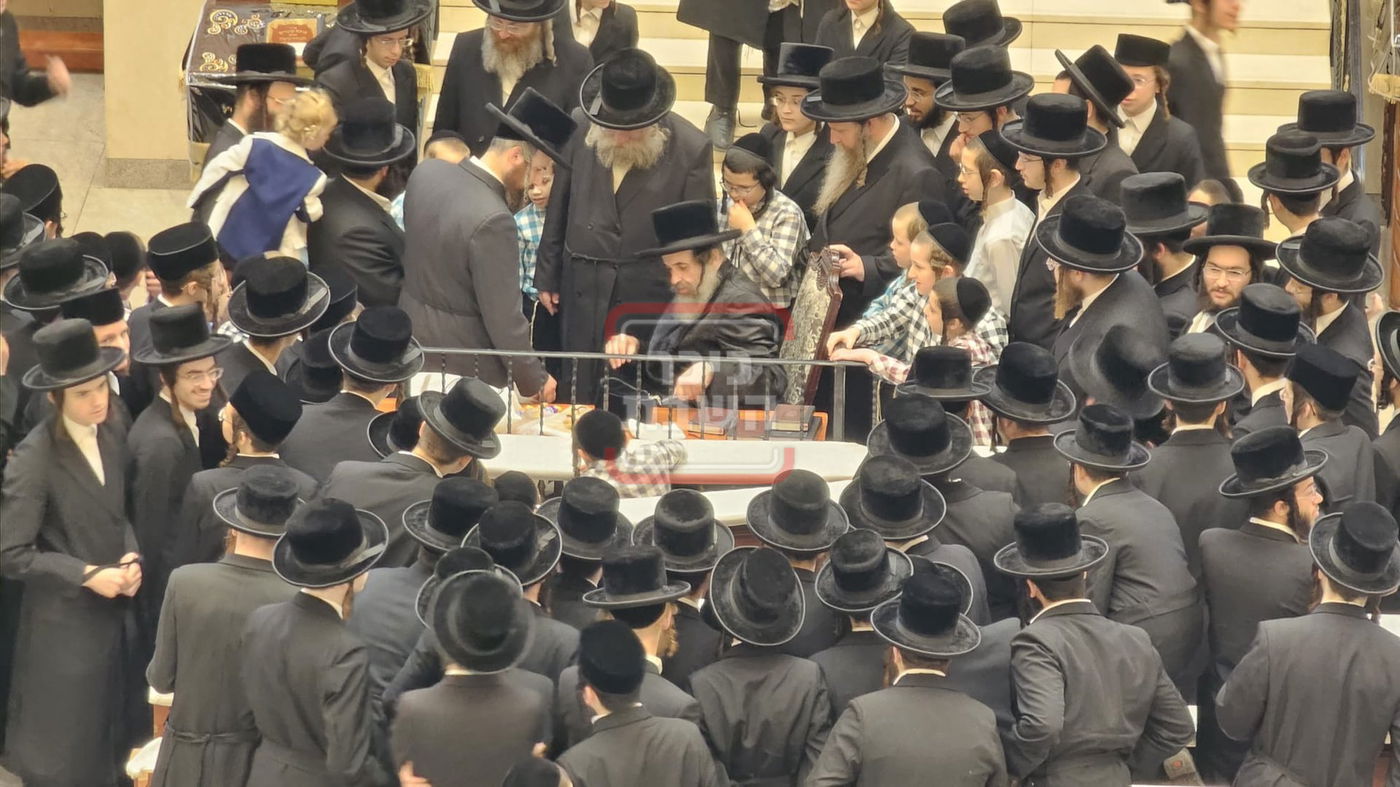 הרה"צ רבי חיים מאיר הגר, אב"ד קריית ויז'ניץ בחלאקעס ביום ל"ג בעומר