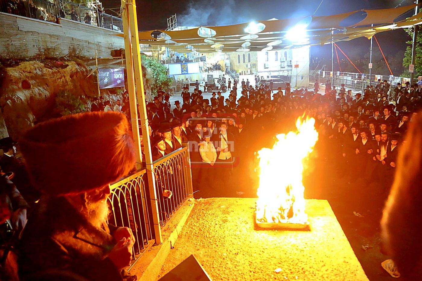 הגה"צ רבי חיים מאיר הגר, אב"ד קריית ויז'ניץ בהדלקה במירון