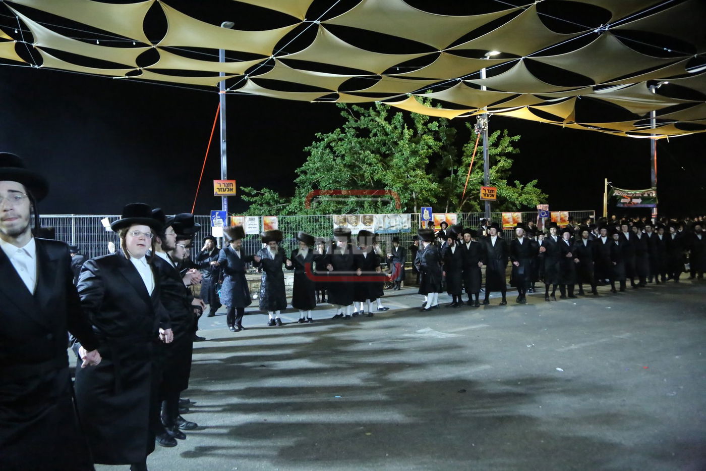 הגה"צ רבי חיים מאיר הגר, אב"ד קריית ויז'ניץ בהדלקה במירון