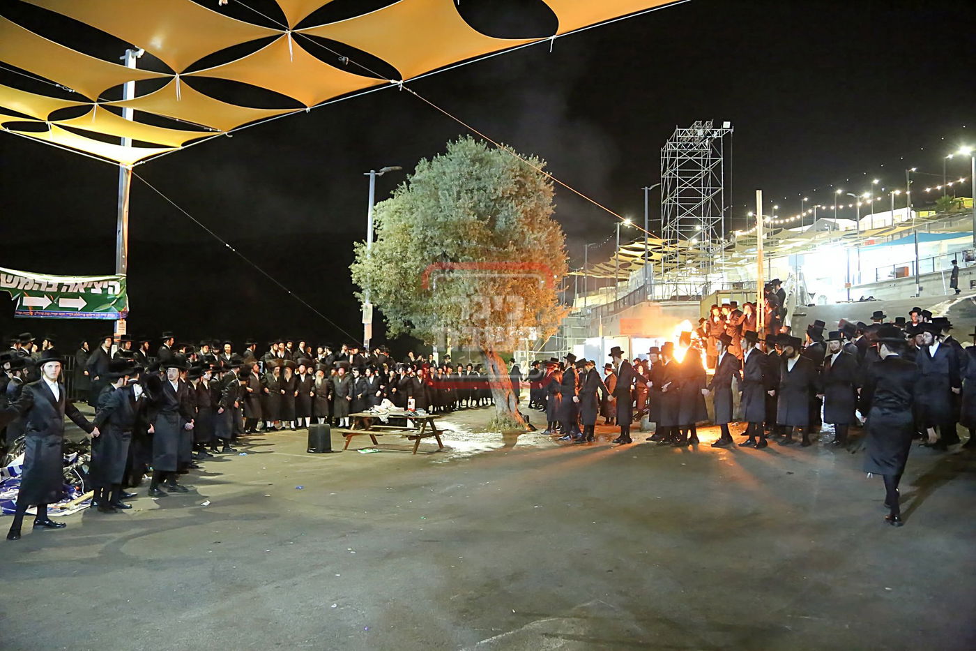 הגה"צ רבי חיים מאיר הגר, אב"ד קריית ויז'ניץ בהדלקה במירון