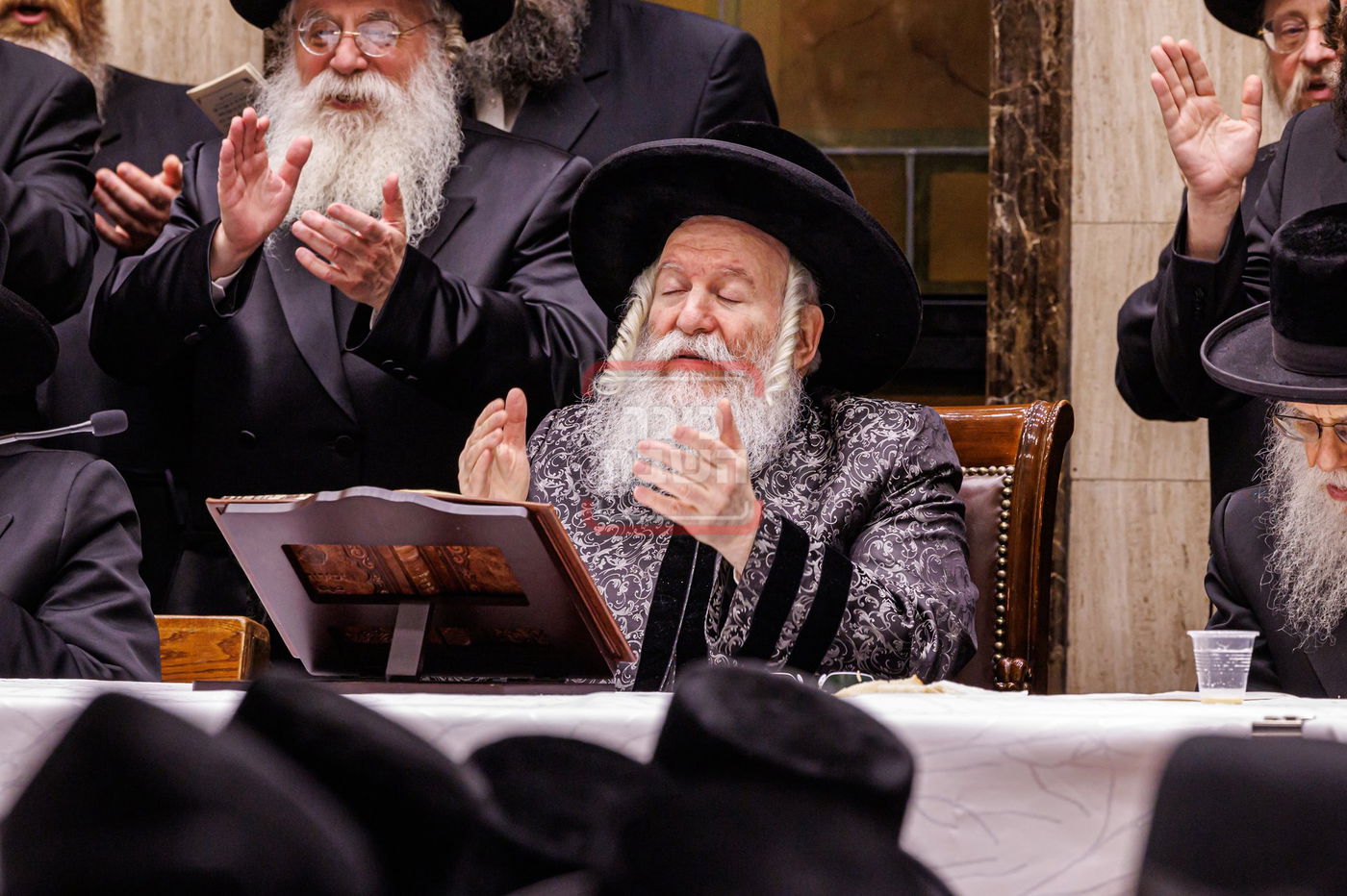 ל"ג בעומר בחצה"ק באבוב